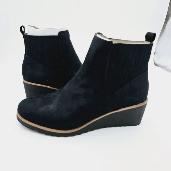 Lifestride Women's Black Microsuede Zenith Chelsea Wedge Ankle Booties Size 9 - Picture 6 of 12